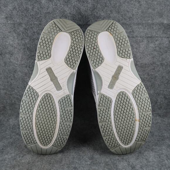 Athletic_Shoes